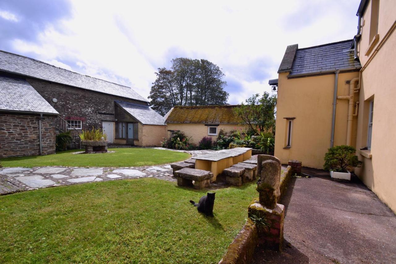 Holwell Holistic Retreat Acomodação com café da manhã Barnstaple Exterior foto