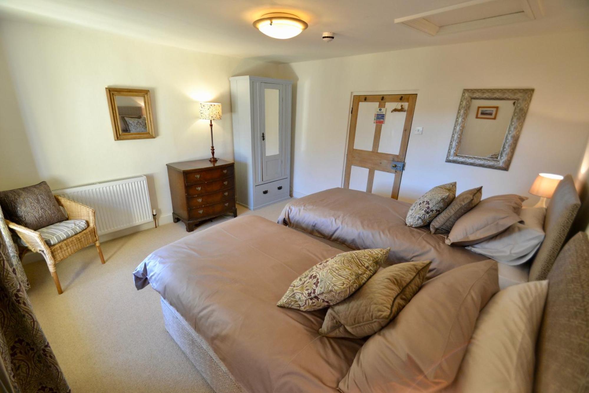 Holwell Holistic Retreat Acomodação com café da manhã Barnstaple Quarto foto